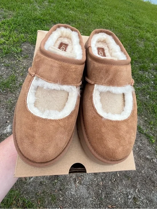 UGG Kids Bea Mary Jane Chestnut Slip-On Shearling Lined Slippers Size 6 - Picture 9 of 14